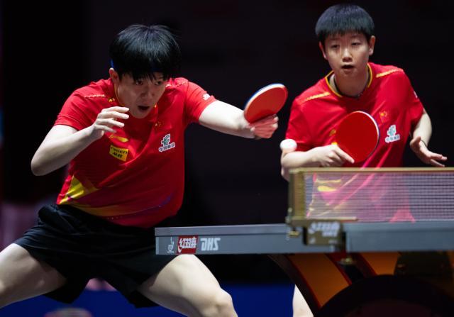 （体育）（8）乒乓球——世乒赛混双：王楚钦_孙颖莎首轮晋级XxjpseC007283_20250518_PEPFN0A001.jpg