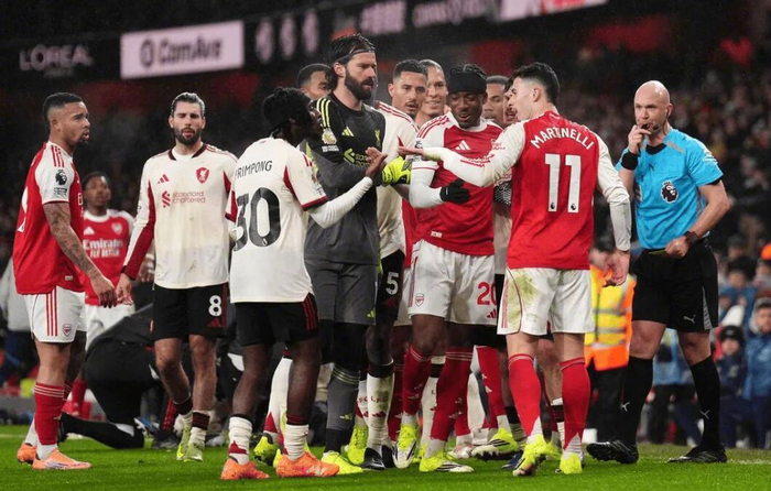 JJB竞技宝-基恩炮轰马丁内利引争议，赖特反驳称其误解事实|布拉德利|利物浦|加布里埃尔-马丁内利|斯蒂芬-布拉德利|贝利-赖特_新浪体育_新浪新闻